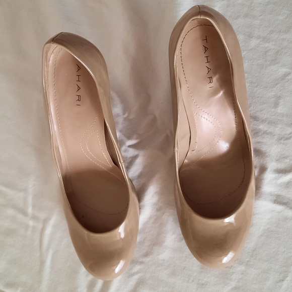 Tahari Colette Heels, Toast, 6.5 - Picture 4 of 5